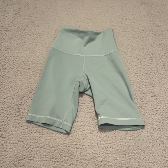 Lululemon Wunder Train Contour Fit High-Rise Short 8" Misty Glade size 2 - Picture 2 of 5